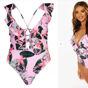 BOOHOO PLUS TROPICAL RUFFLE PLUNGE SWIMSUIT  Size: 18
